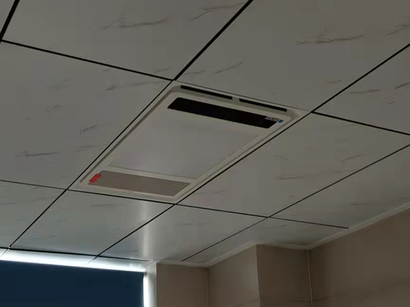 衛(wèi)生間吊頂一般多少錢一平？不同的吊頂材質(zhì)對應不同的裝修價格(圖2)
