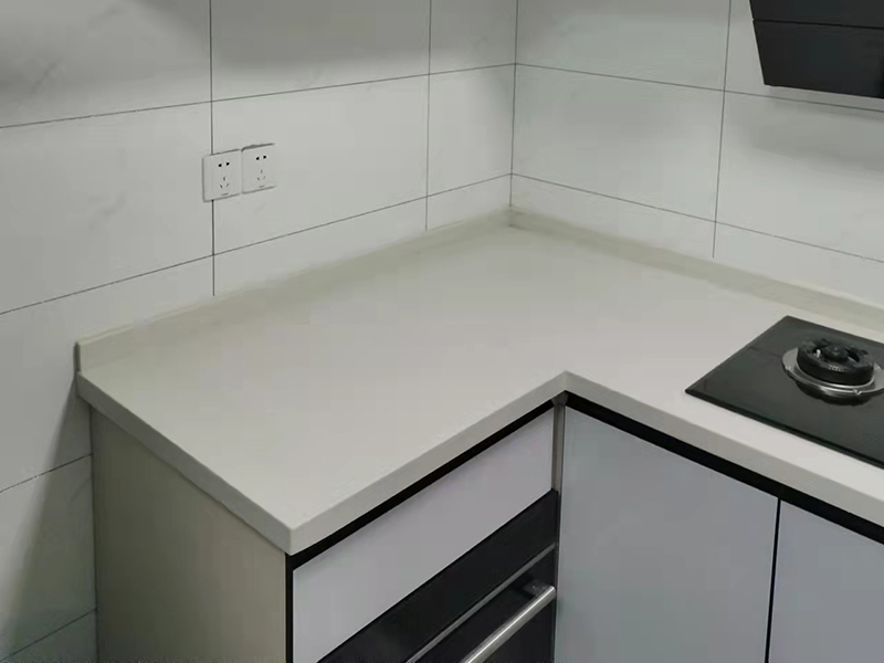 什么材質(zhì)的廚房櫥柜臺面比較好？用對材料，放心一半(圖1)