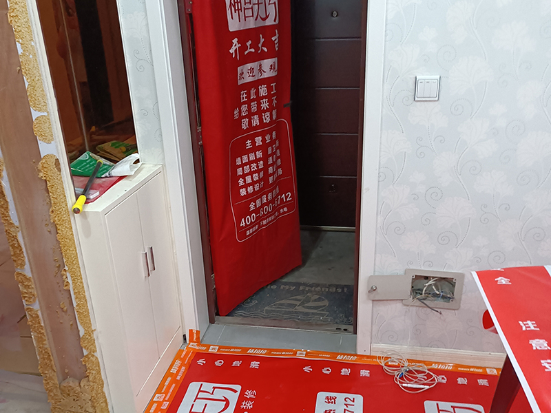 老房子局部改造該從哪兒下手？客廳、地面、地板……(圖1)