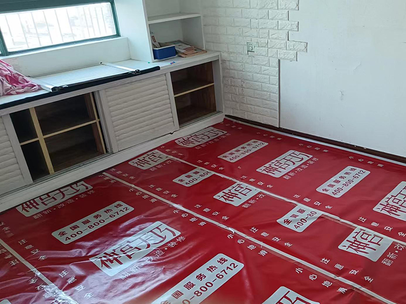 老房子室內(nèi)墻壁翻新多少錢一平方？簡(jiǎn)單刷乳膠漆的注意事項(xiàng)(圖1)