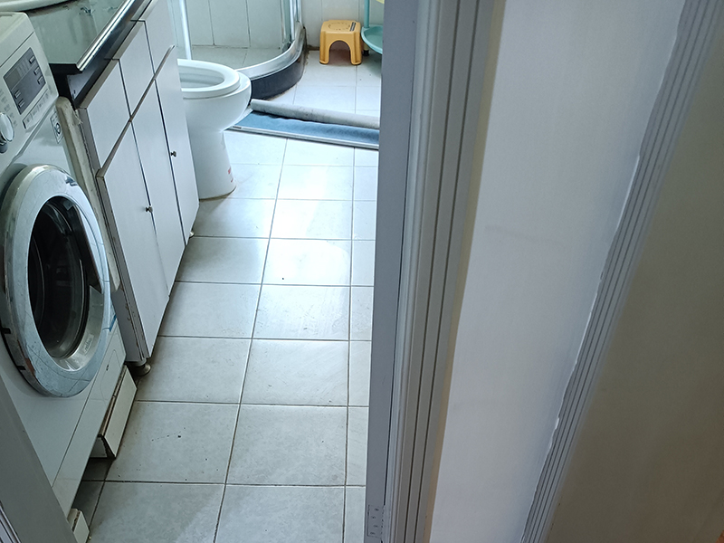 風(fēng)水大師說：臥室的衛(wèi)生間門對著床，這種裝修很不好！(圖3)