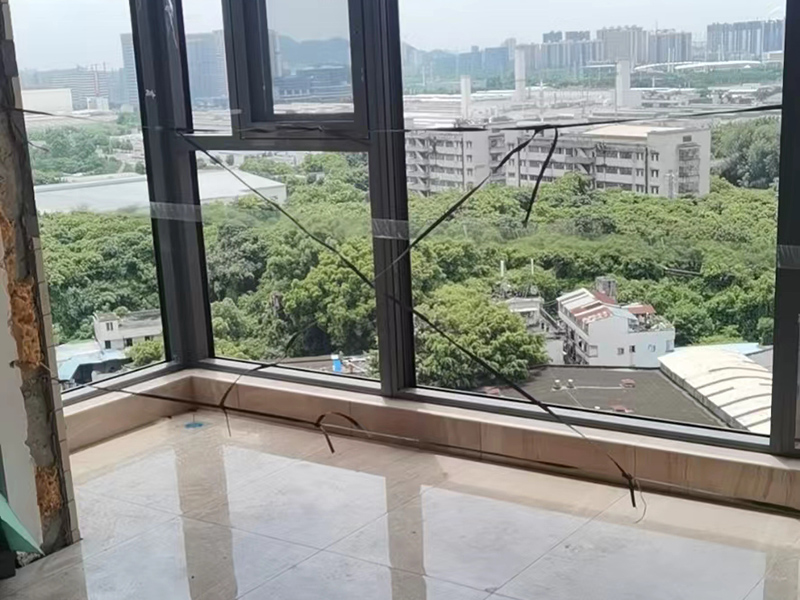 封閉陽臺(tái)墻面有必要貼磚嗎(圖5) 封閉陽臺(tái)墻面有必要貼磚嗎(圖5)