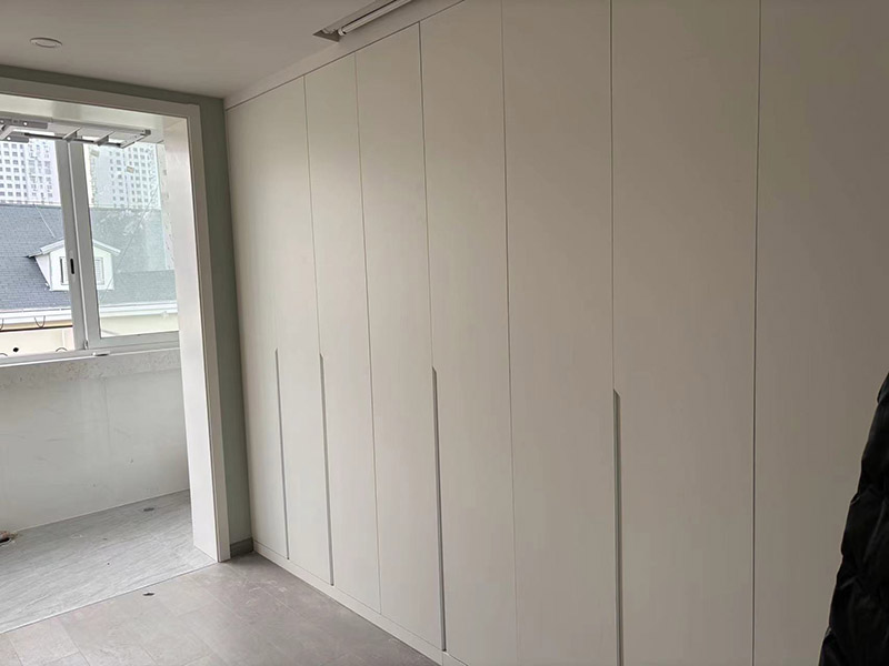 先做護墻板還是先刷涂料