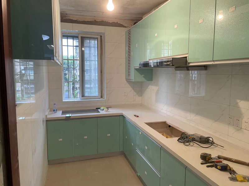 對于廚房裝修，應(yīng)該選擇哪種瓷磚比較好