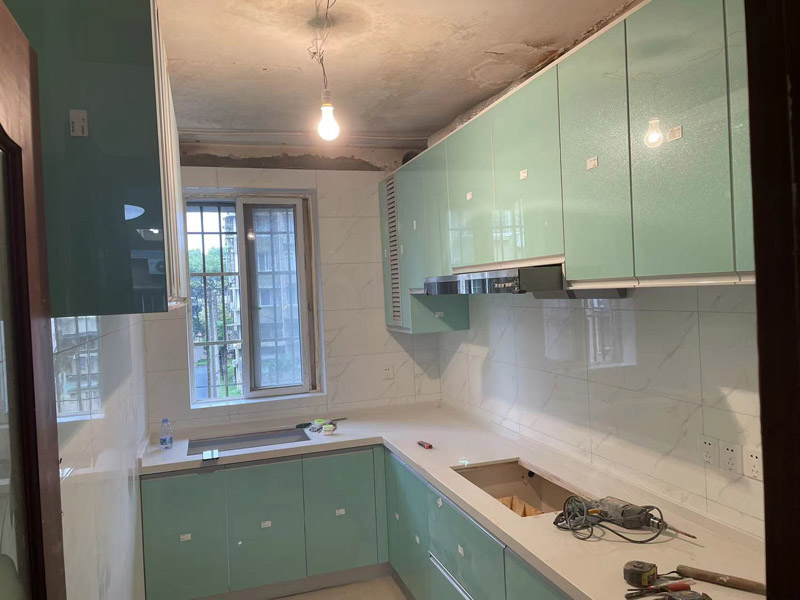 櫥柜定制怎么固定的墻面上的(圖2) 櫥柜定制怎么固定的墻面上的(圖2)