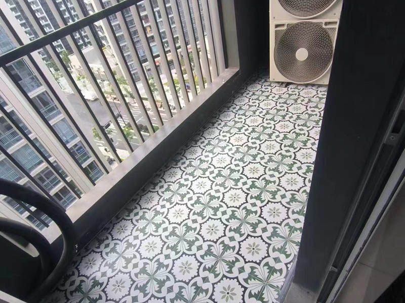 陽臺窗戶下邊是貼瓷磚還是用石材(圖2) 陽臺窗戶下邊是貼瓷磚還是用石材(圖2)