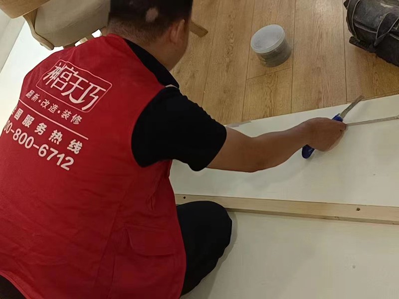 老房子臥室木地板潮濕怎么辦？有效的地面地板翻新方案介紹(圖1)